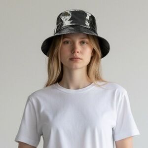 Giovannio Patent Rain Bucket Hat
Black with Psychedelic Lining | One Size